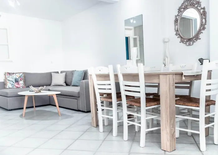 Mykonos Vibes Downtown Townhouse